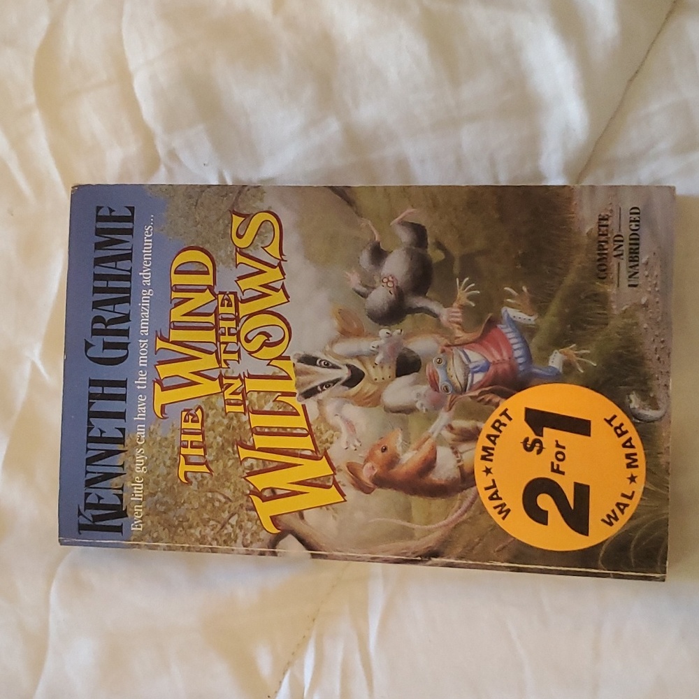 Wind in the Willows paperback